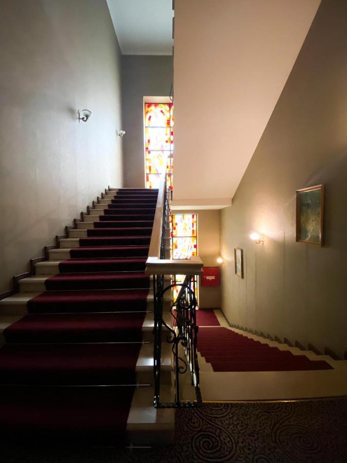 Hotel Empire Kutaisi Exterior photo