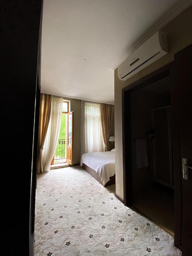 Hotel Empire Kutaisi Exterior photo
